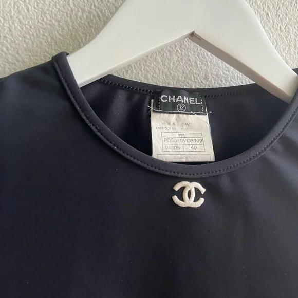 ❌SOLD❌Vintage Chanel Crop Top - Picture 3 of 8